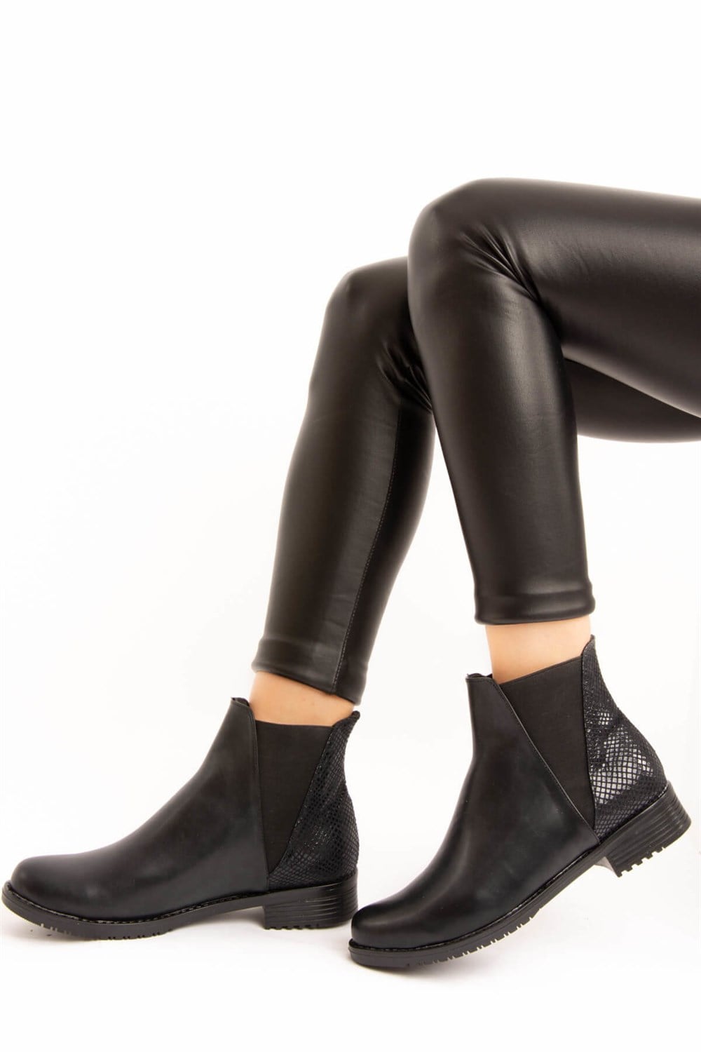 Fox Shoes Siyah Yılan Kadın Bot E726503009