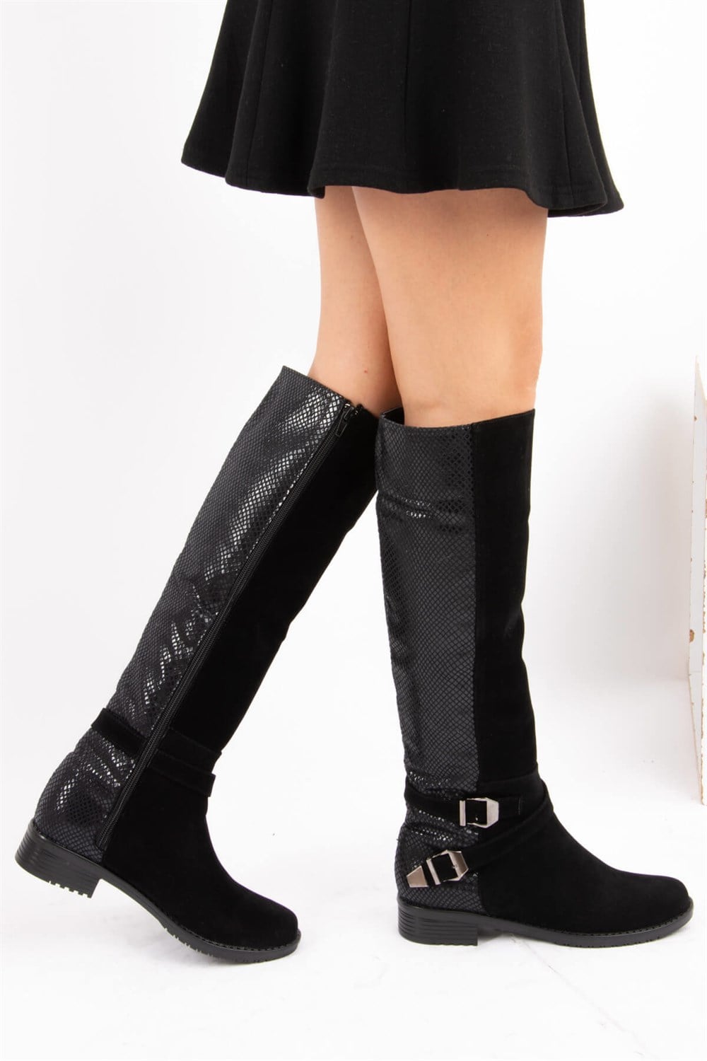 Fox Shoes Siyah Yılan Süet Kadın Çizme E726203402
