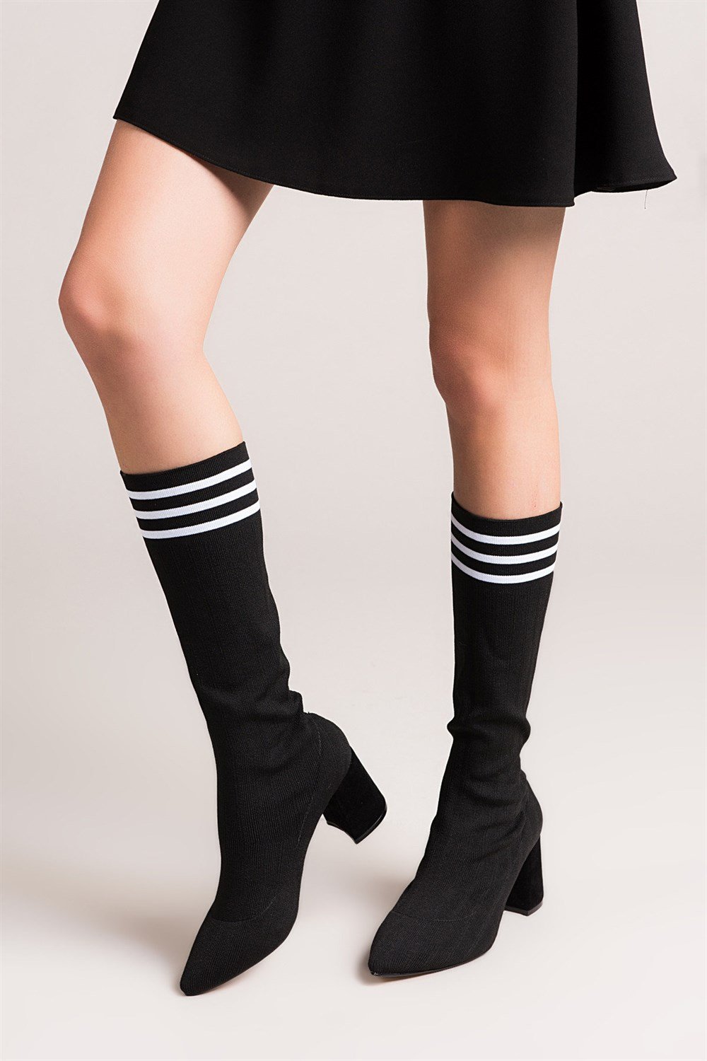 Fox Shoes Siyah/Beyaz Kadın Çizme C372539004