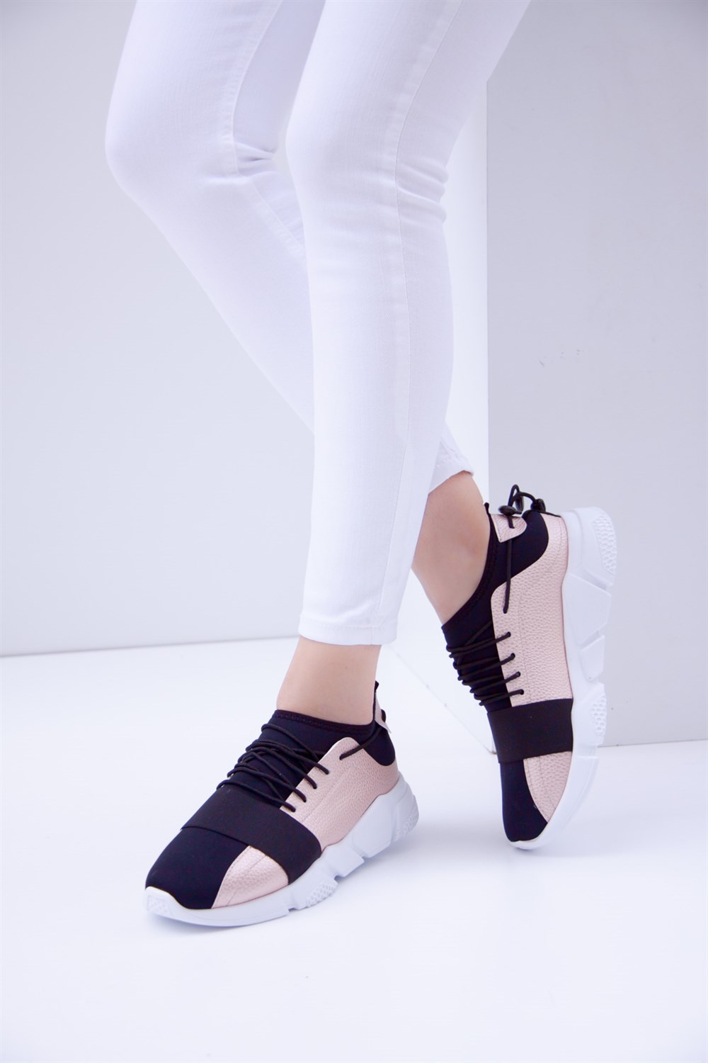 Fox Shoes Siyah/Bronz Kadın Sneakers D563827509
