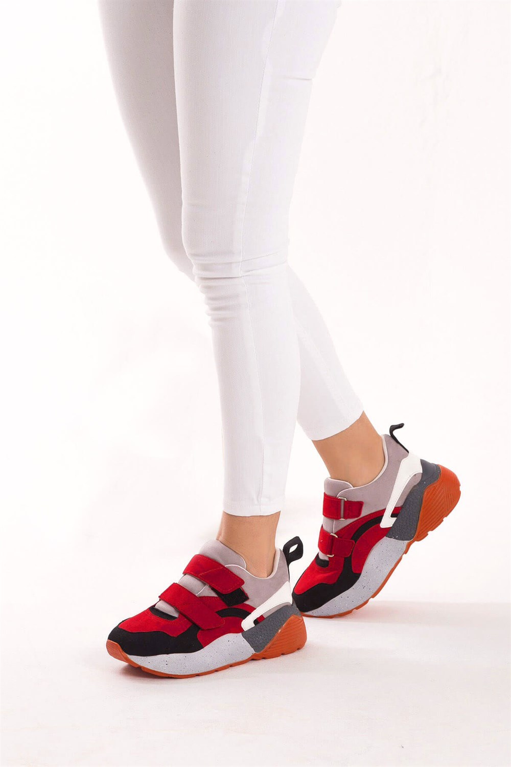 Fox Shoes Siyah/Kırmızı/Gri Kadın Sneakers D592416002