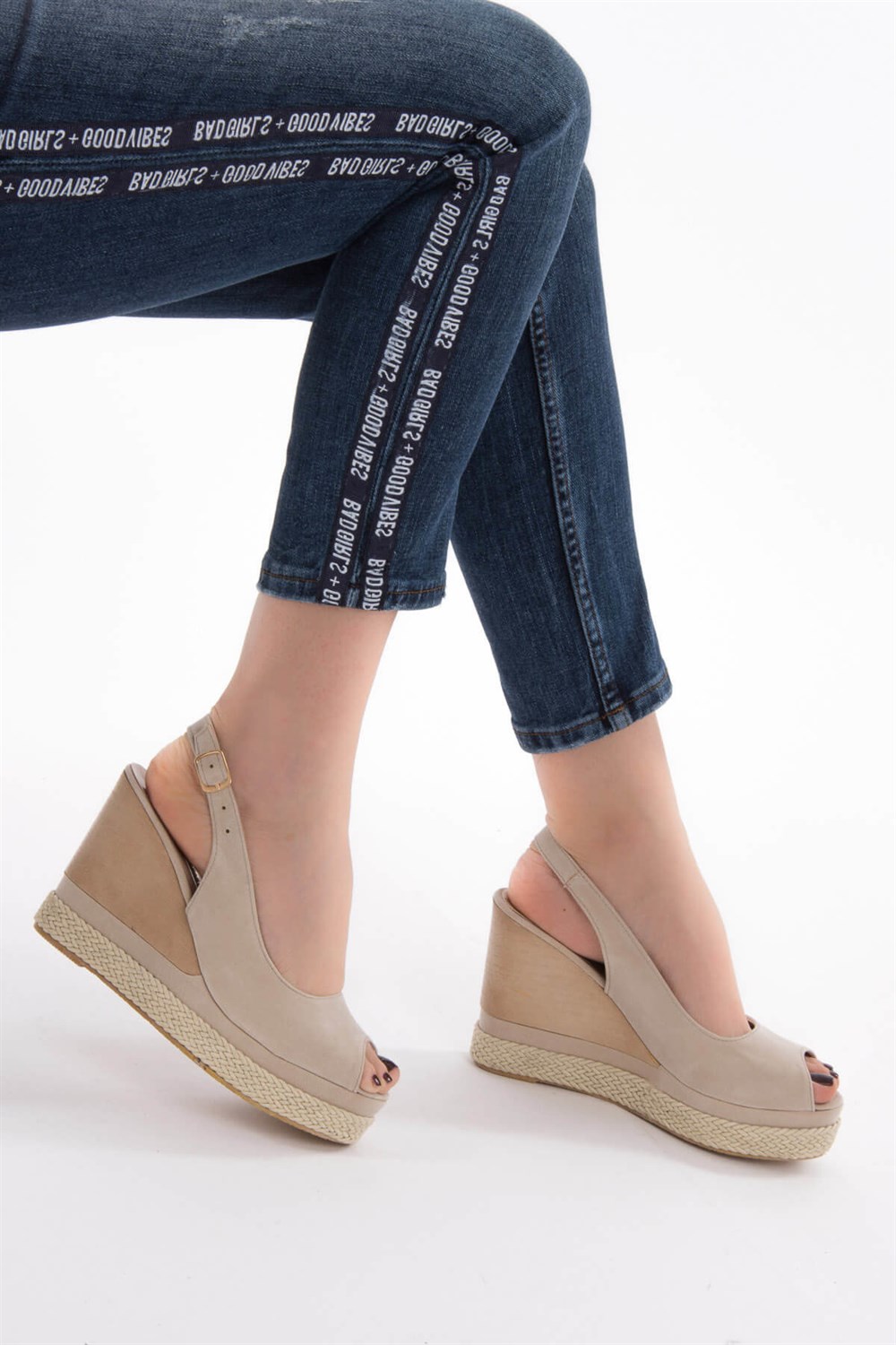 Fox Shoes Ten Kadın Dolgu Topuklu Ayakkabı D588150102