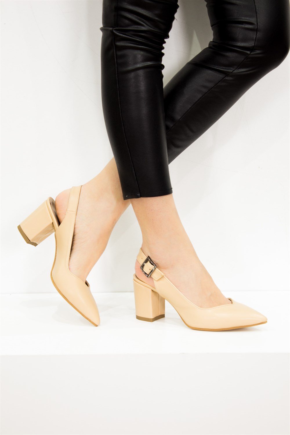 Fox Shoes Ten Kadın Topuklu Ayakkabı B922922009