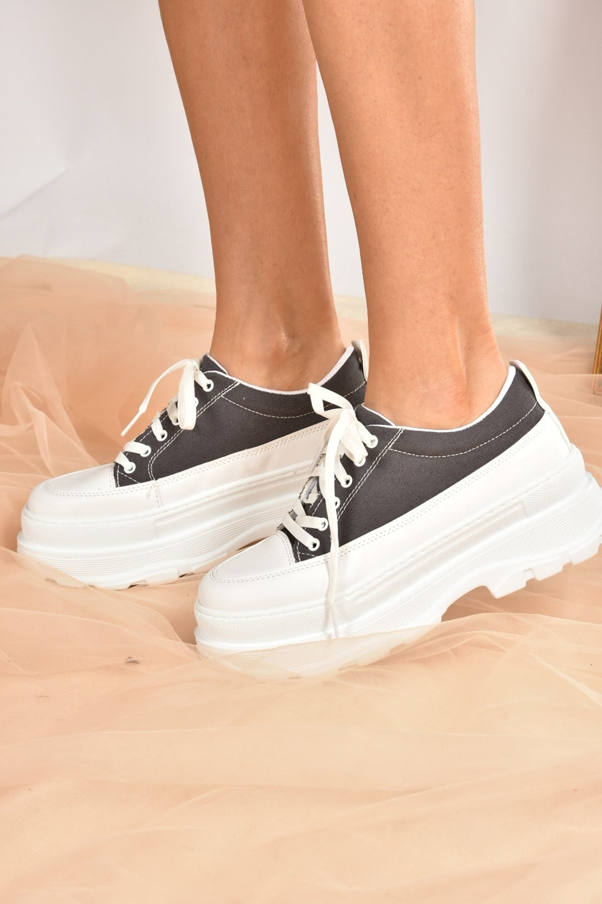 Gri Keten Kalın Topuklu Kadın Sneakers K652700105