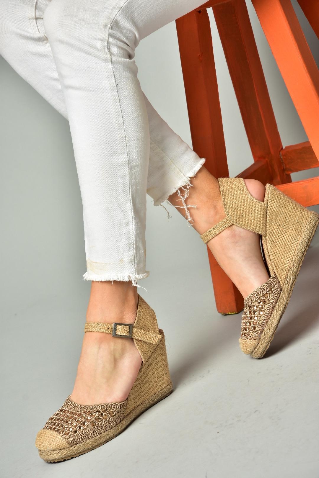 P241612040 Taba Taşlı Dolgu Topuklu Kadın Ayakkabı