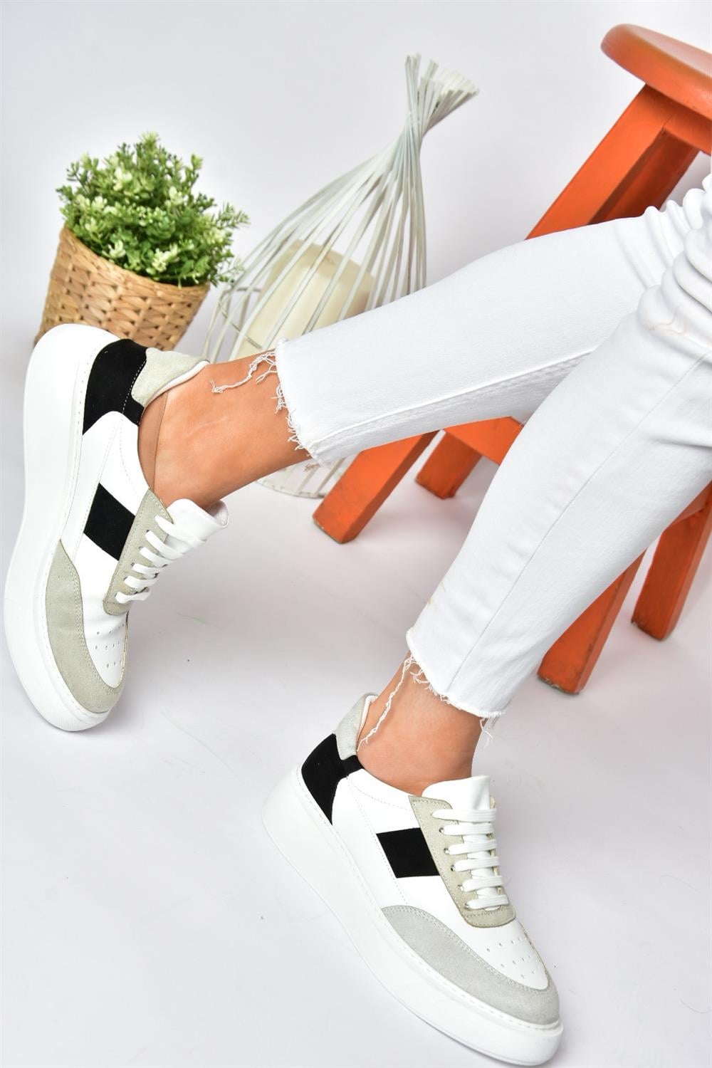 P274048809 Beyaz/Siyah Günlük Kadın Spor Ayakkabı Sneakers