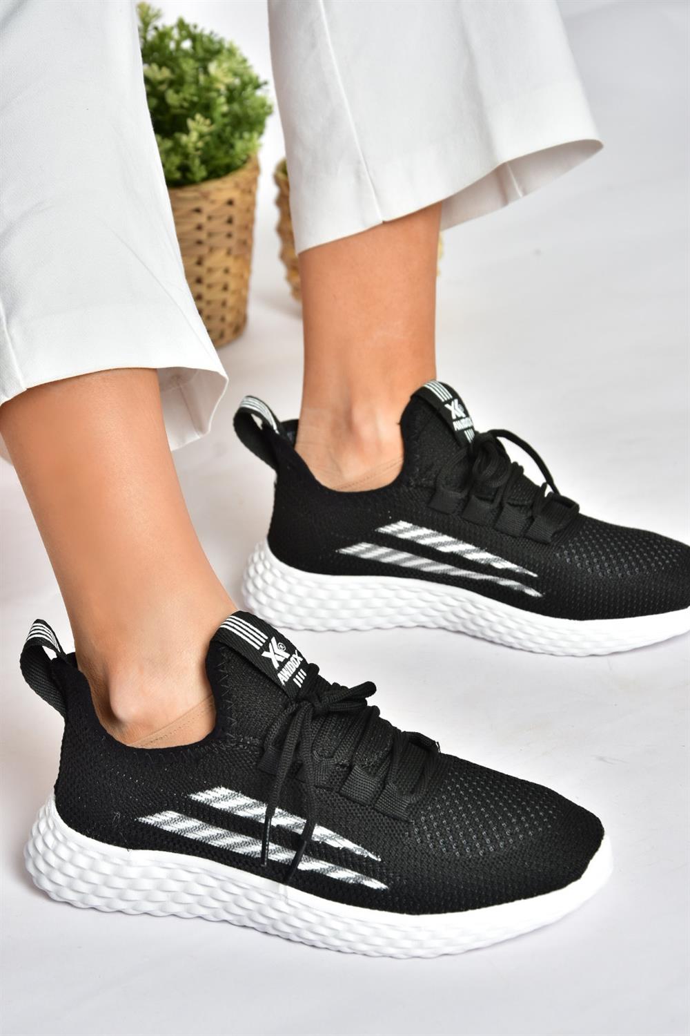 P702213057 Siyah/Beyaz Triko Kumaş Kadın Spor Ayakkabı Sneakers