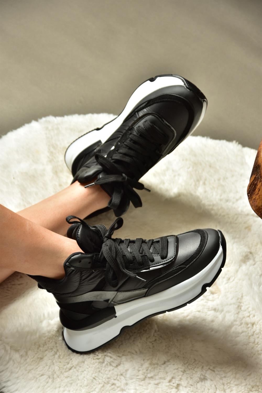 R973116004 Siyah Kalın Tabanlı Spor Ayakkabı Sneakers