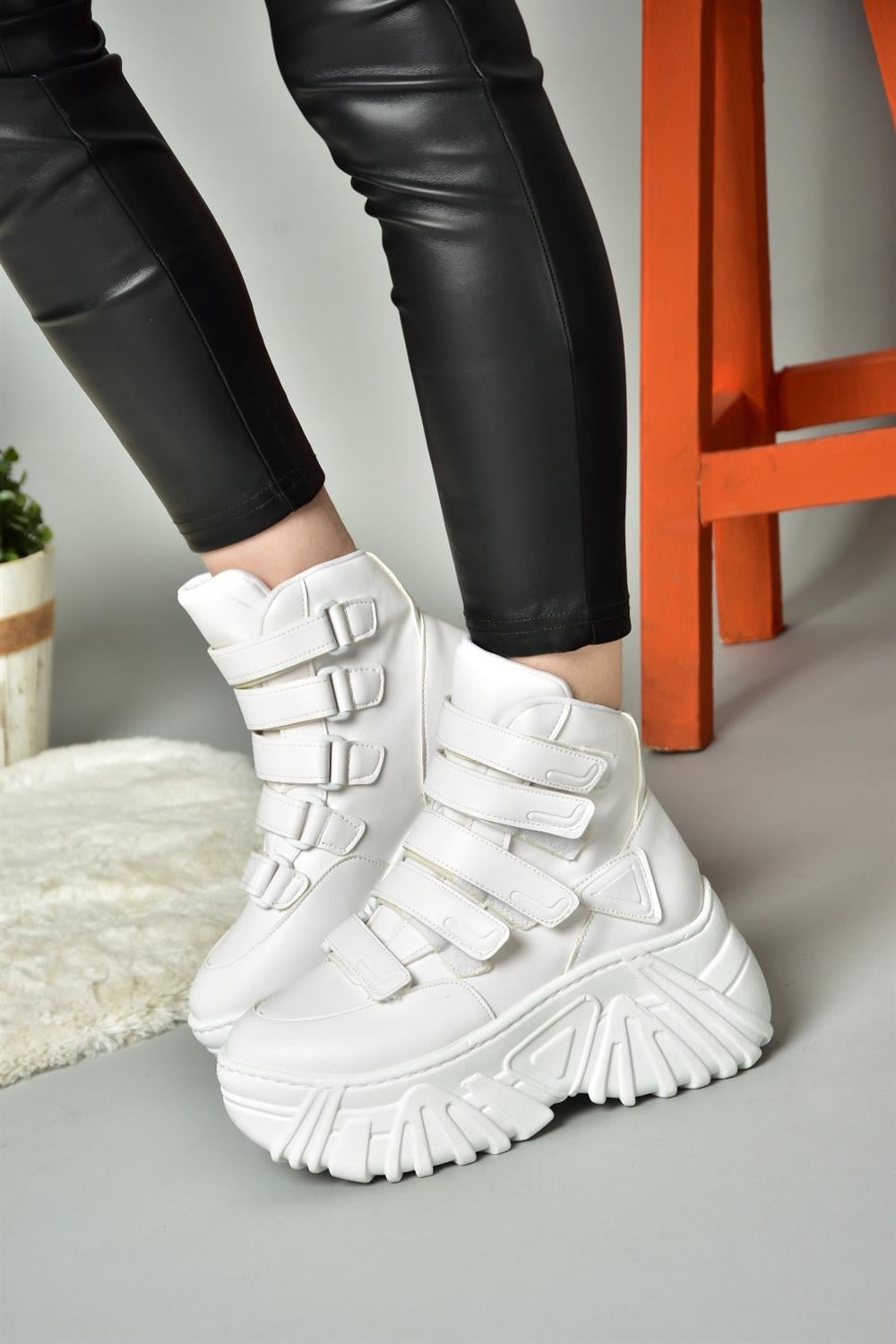 R973715109 Beyaz Dolgu Tabanlı Kadın Spor Ayakkabı Sneakers