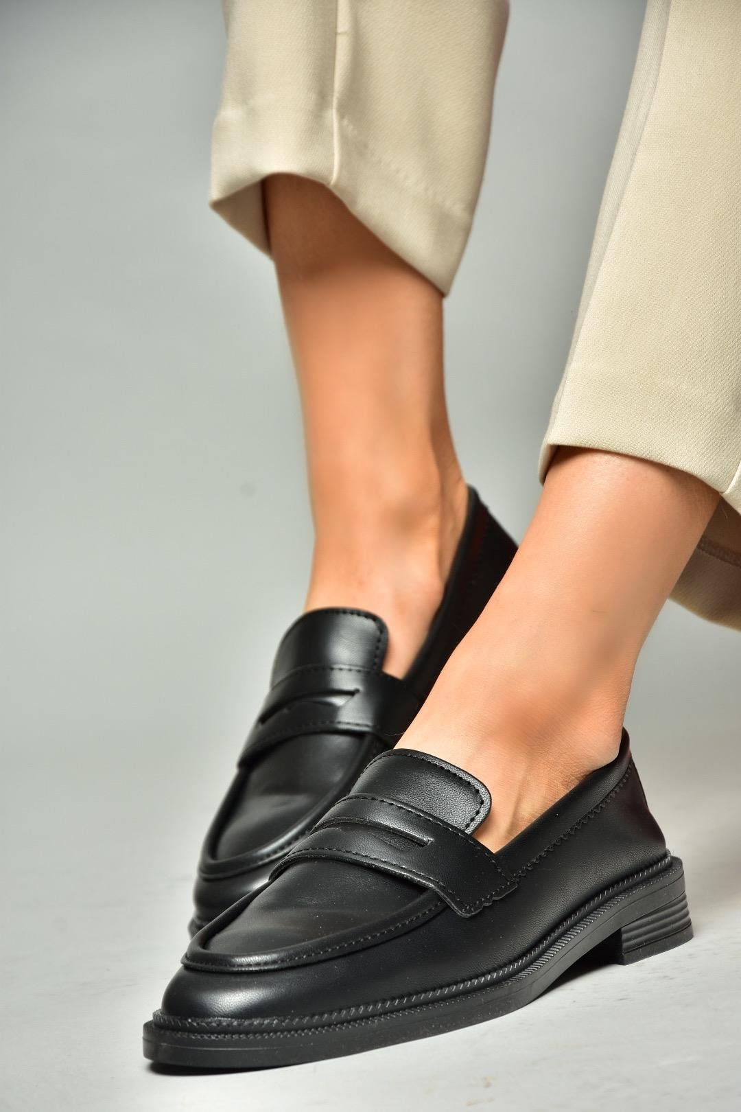 S652913009 Siyah Loafer Makosen Kadın Ayakkabı