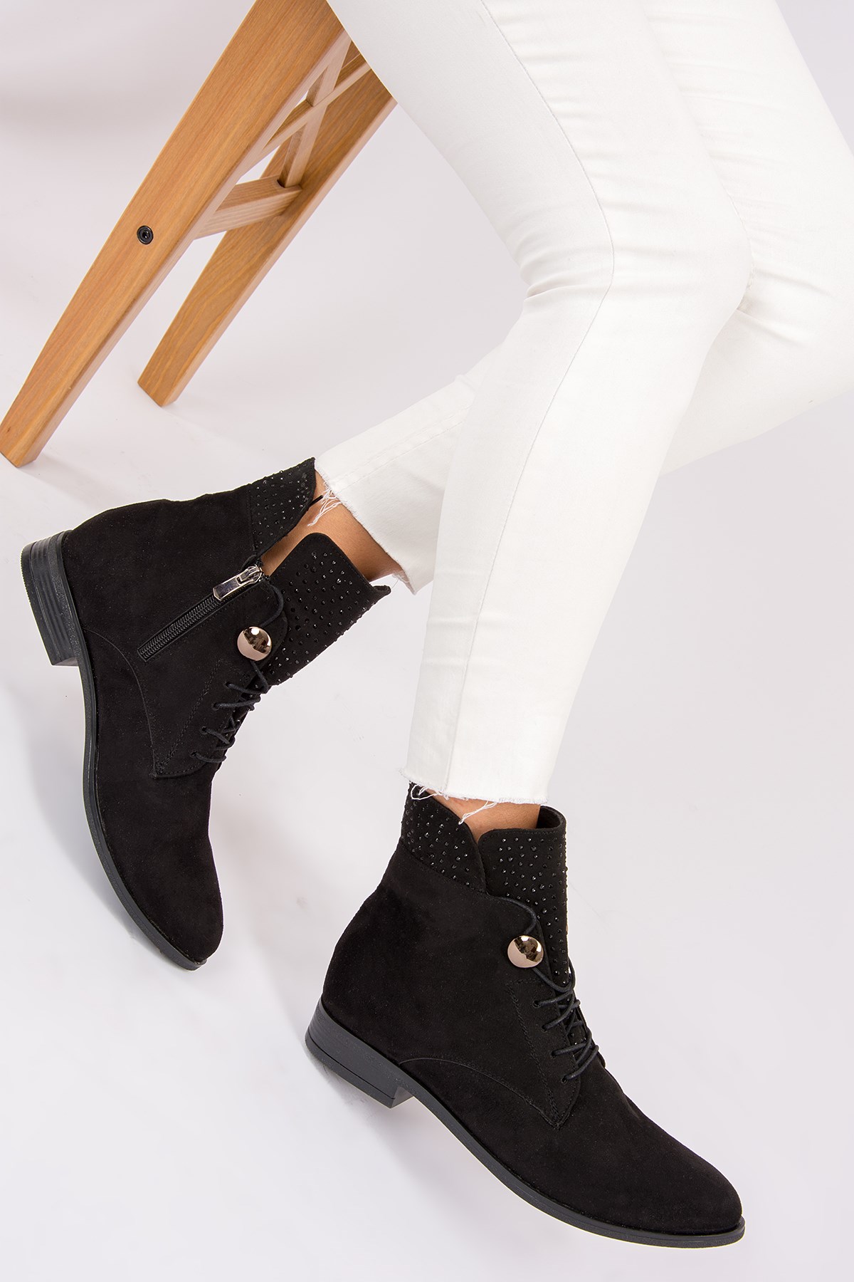 Siyah Kadın Bot G973041002