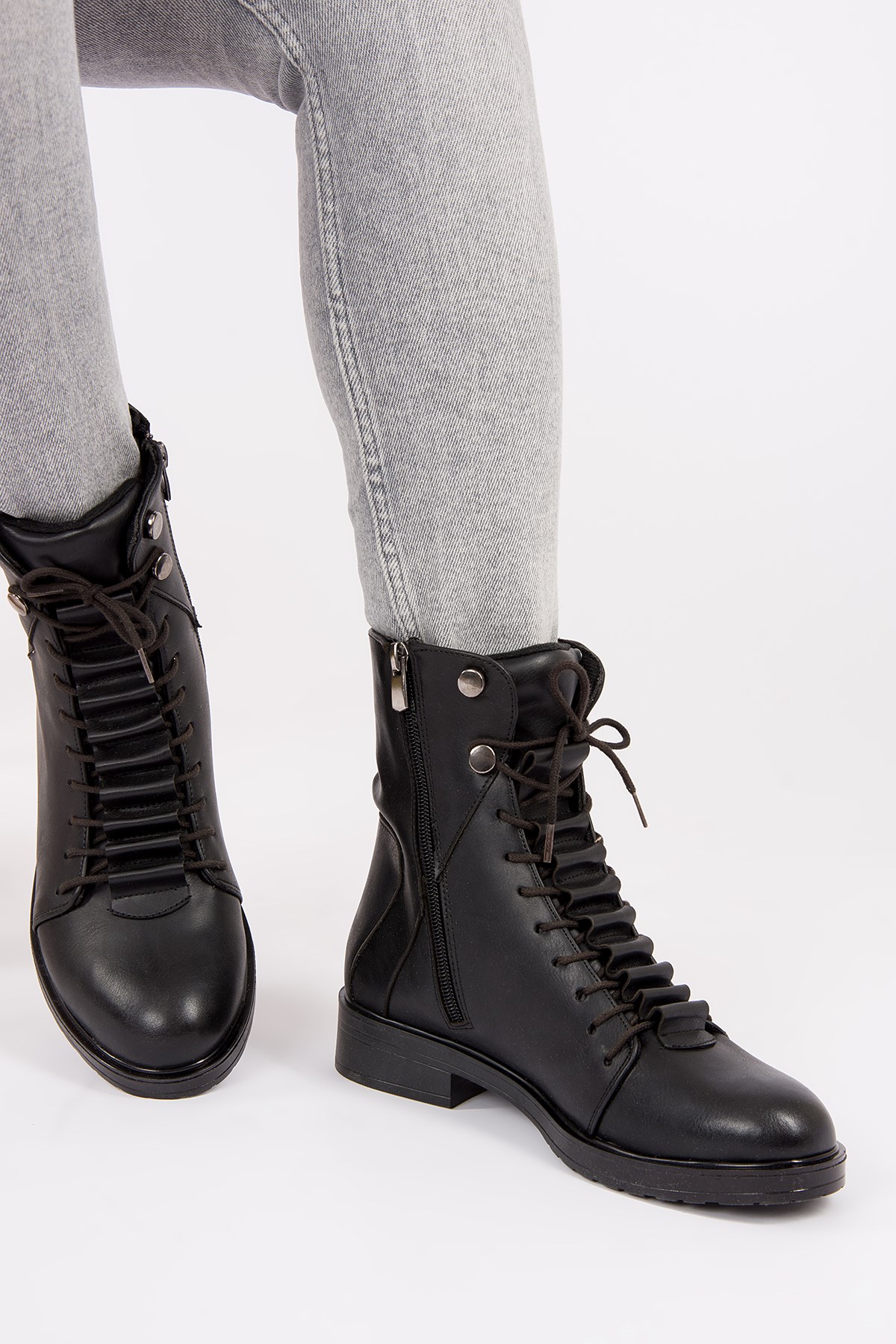 Siyah Kadın Bot G973070309