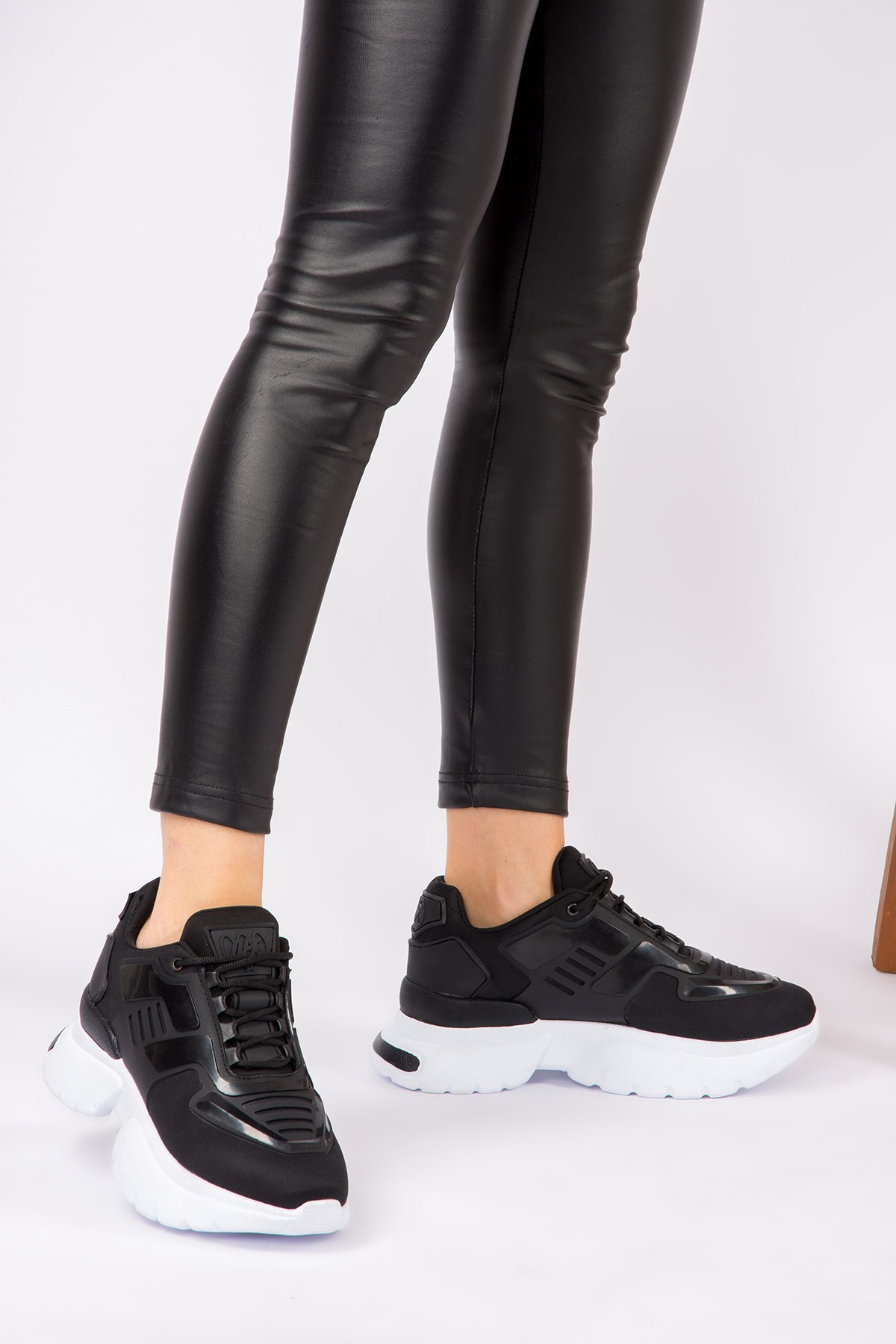 Siyah Kadın Sneakers H583211804