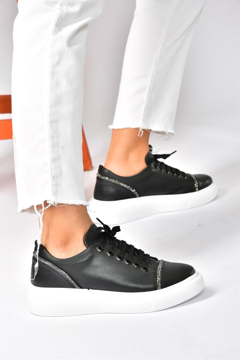 Siyah Taş Detaylı Günlük Spor Ayakkabı Sneakers P274049309