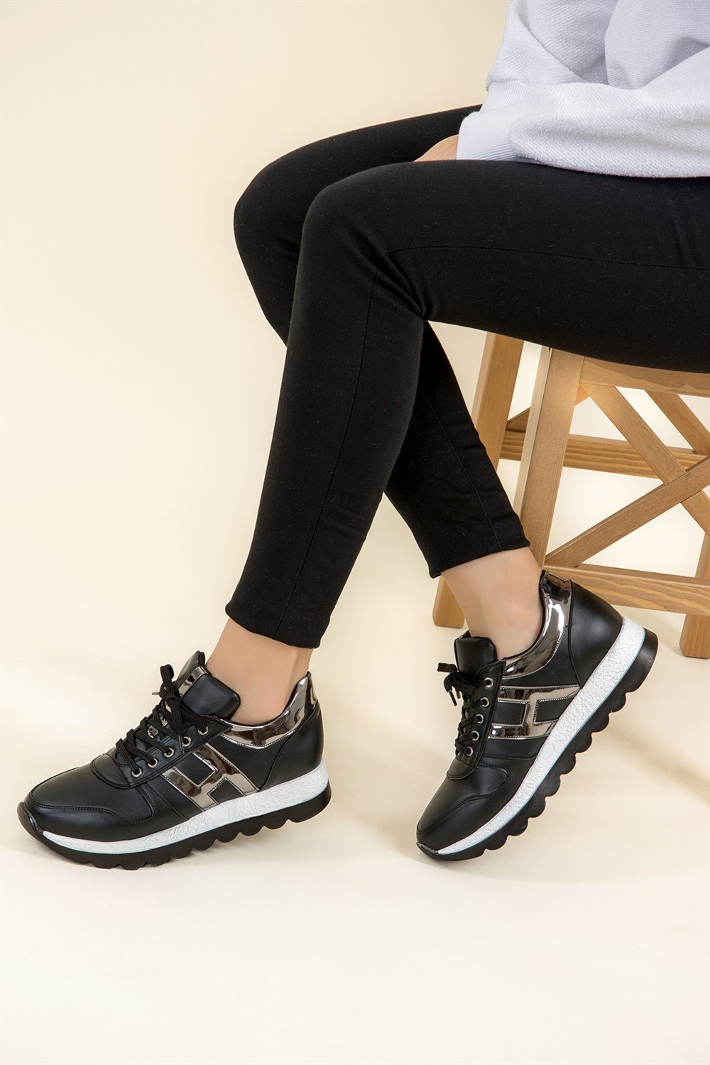 Siyah/Platin Kadın Sneakers F674018309