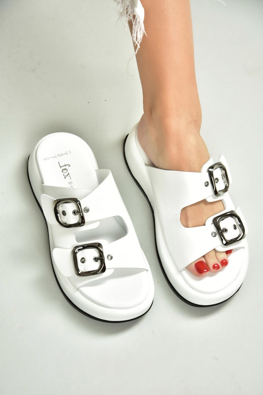 U296445003 Beyaz Kadın Terlik