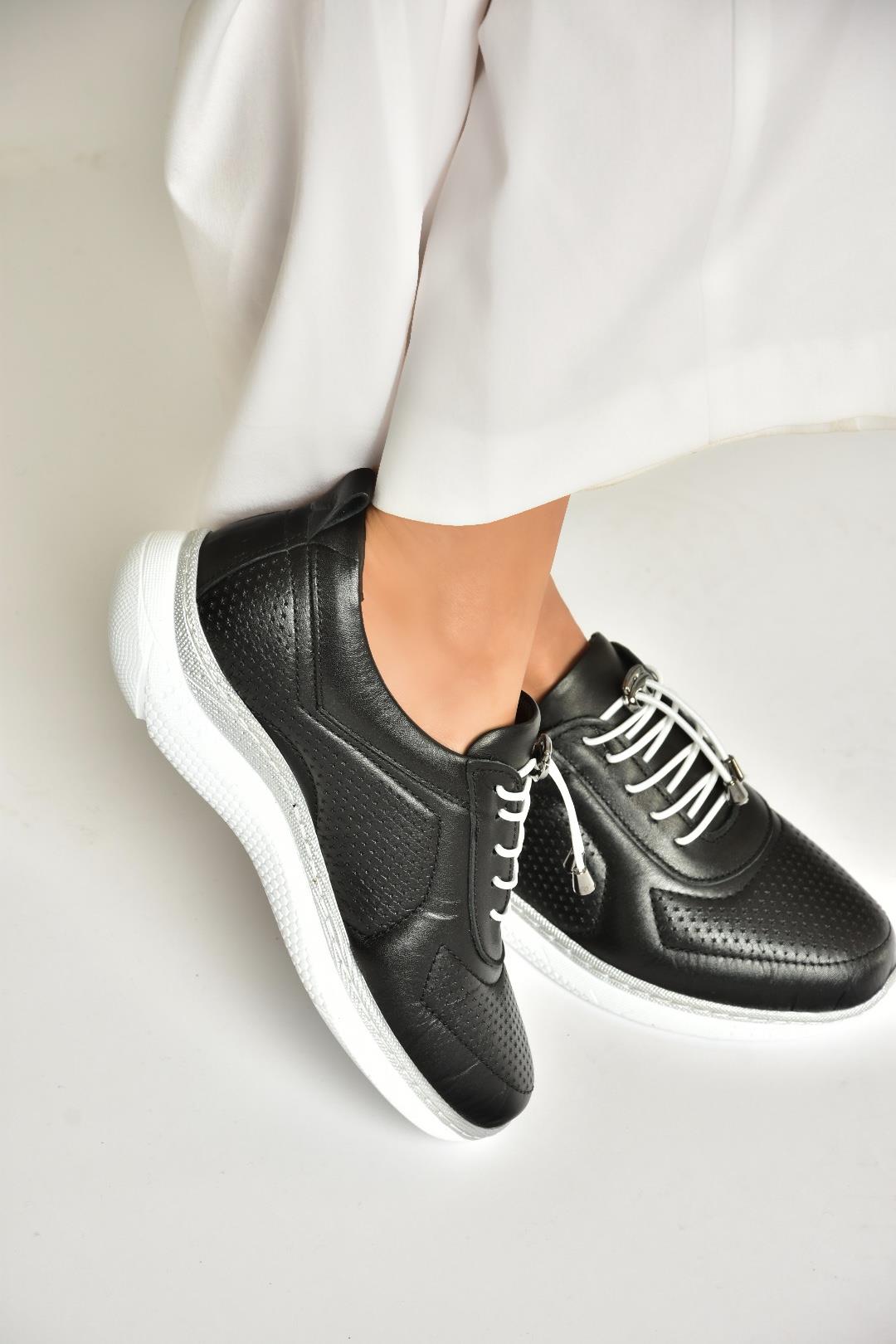 U540102603 Siyah/Beyaz Hakiki Deri Spor Ayakkabı Sneakers
