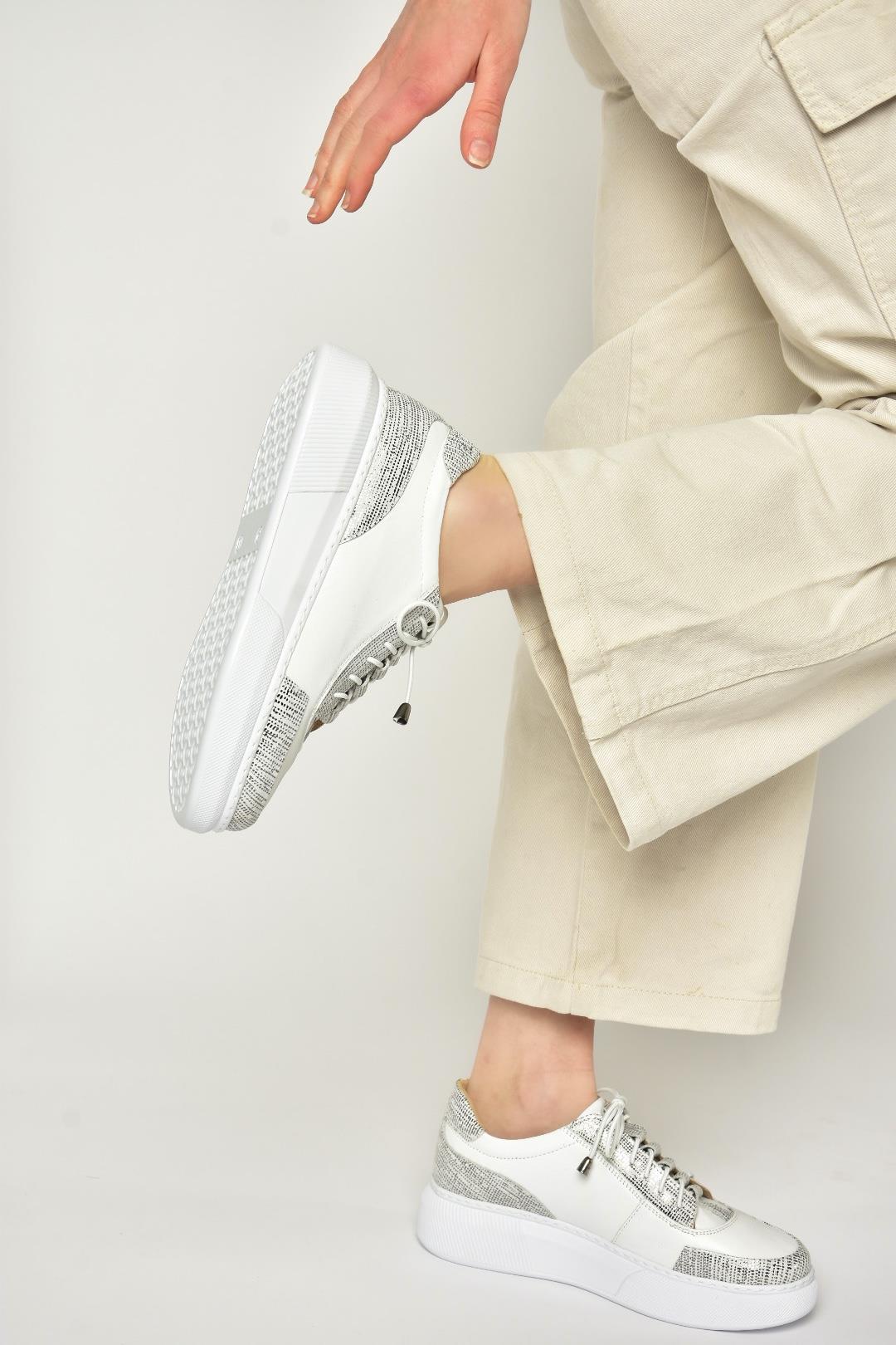 U540702103 Beyaz Hakiki Deri Spor Ayakkabı Sneakers