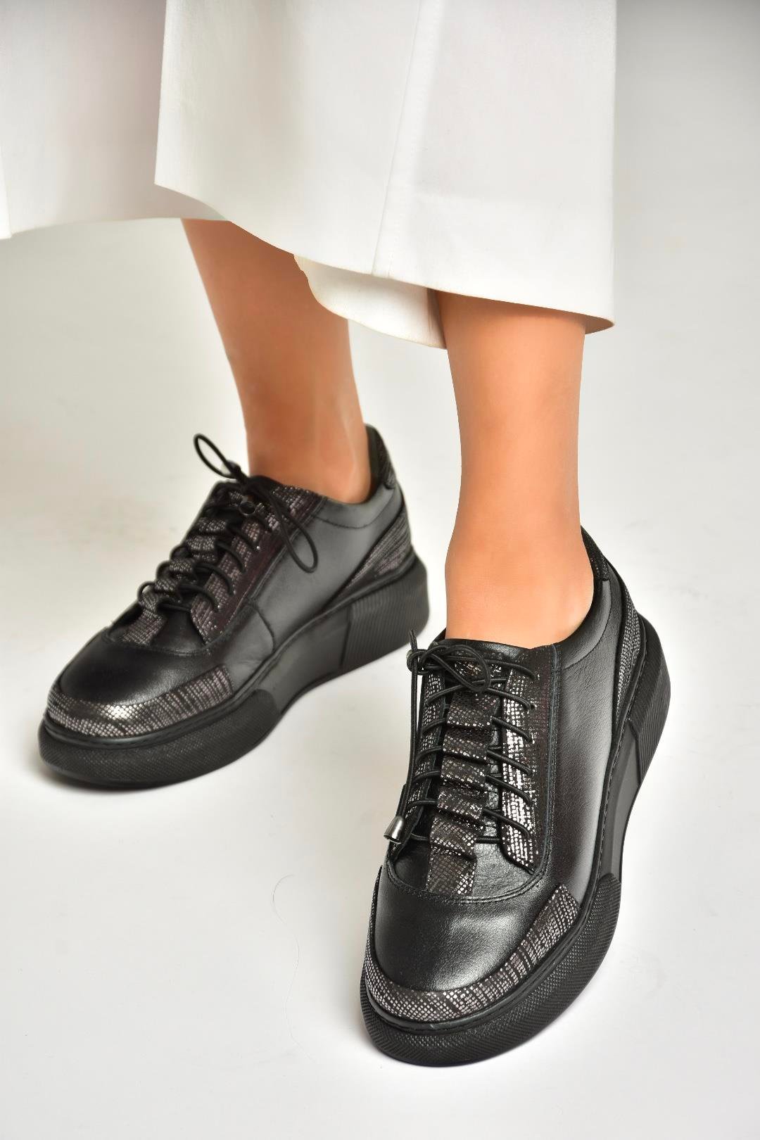 U540702103 Siyah Hakiki Deri Spor Ayakkabı Sneakers