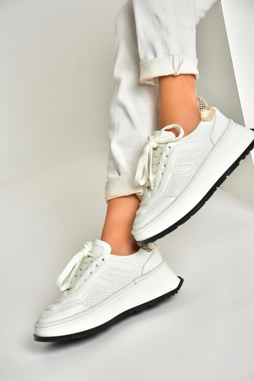 U555605603 Beyaz Hakiki Deri Kalın Tabanlı Spor Ayakkabı Sneakers