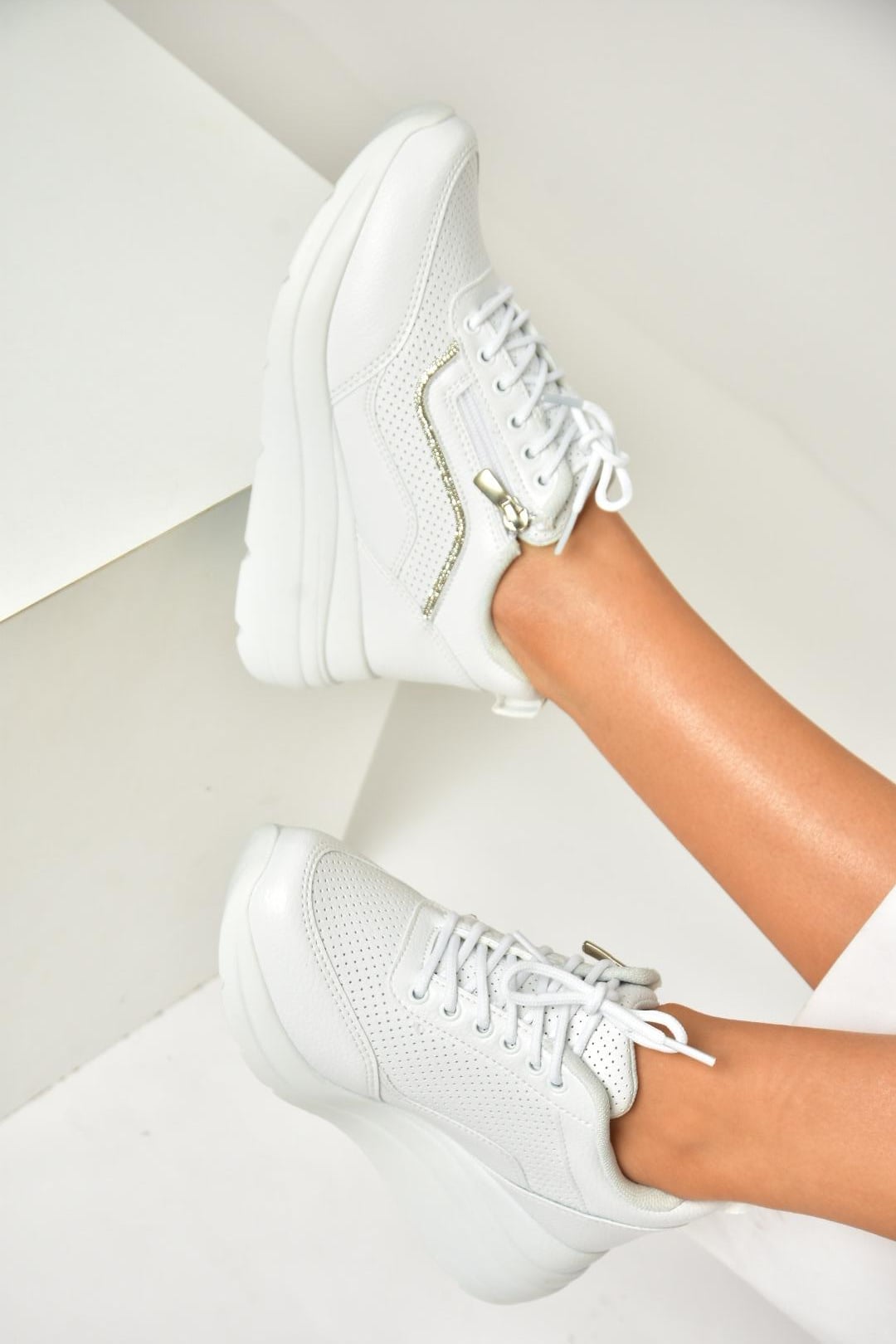 U702020709 Beyaz Kalın Tabanlı Spor Ayakkabı Sneakers