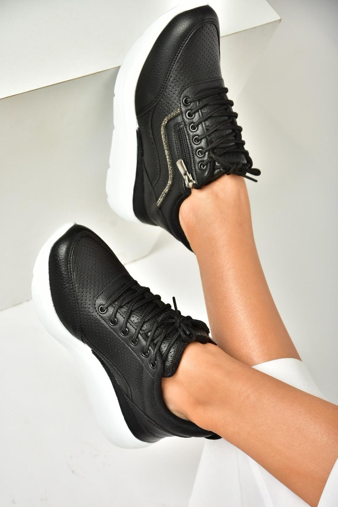 U702020709 Siyah Kalın Tabanlı Spor Ayakkabı Sneakers