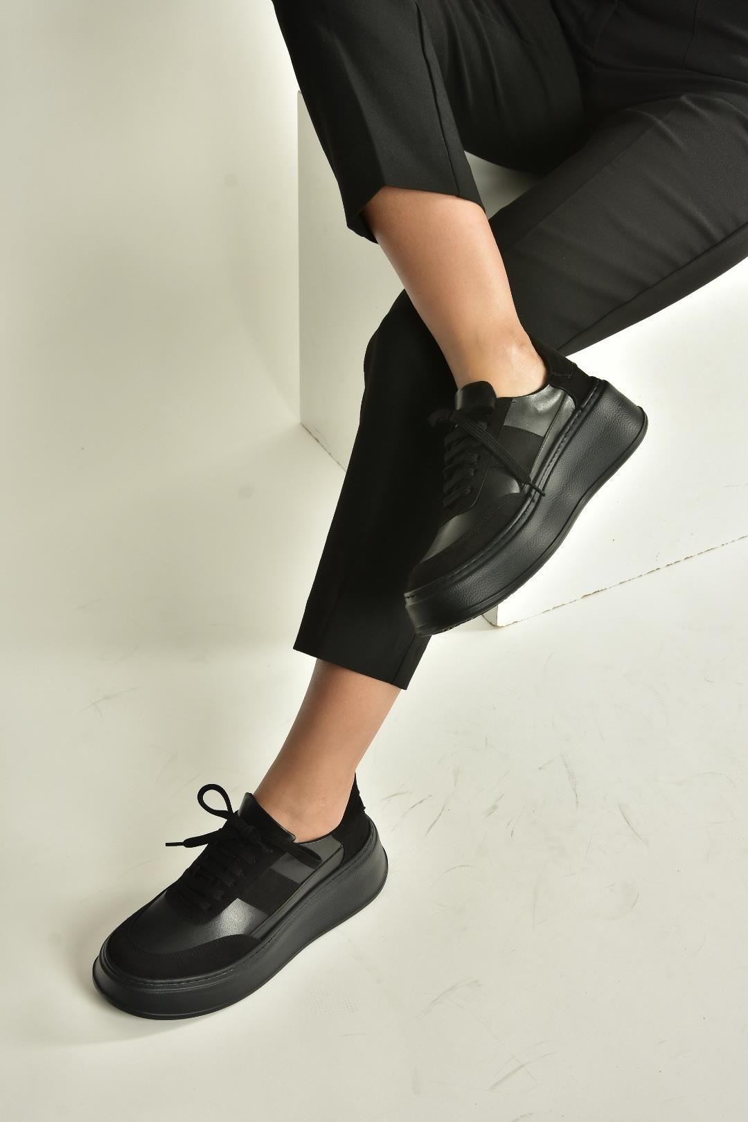 V274949109 Siyah Kalın Tabanlı Spor Ayakkabı Sneakers