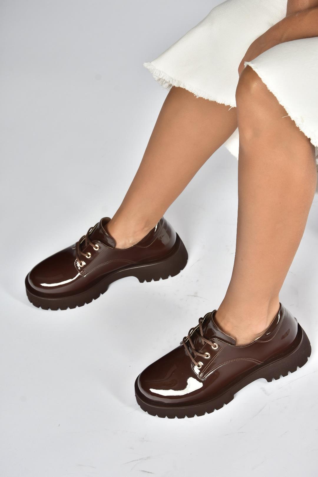 V820007108 Kahverengi Rugan Kalın Tabanlı Klasik Ayakkabı