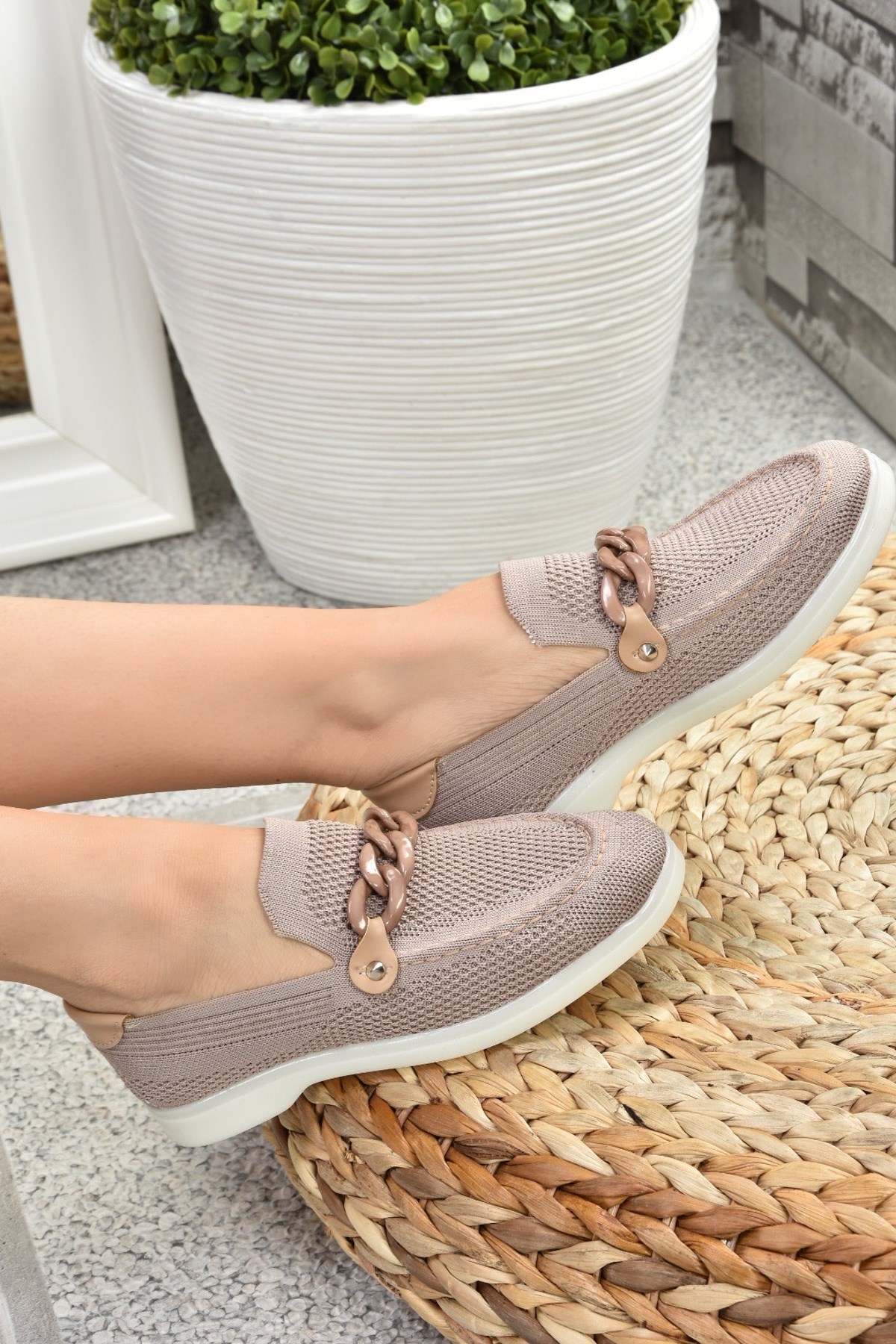 Vizon Kumaş Zincir Detaylı Kadın Loafer Ayakkabı K350402104