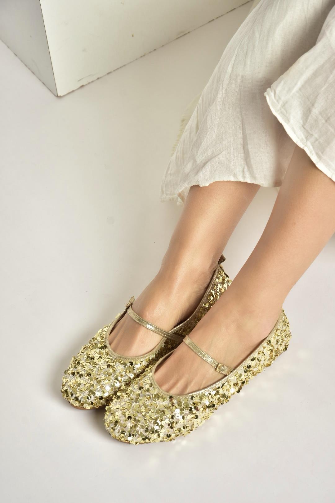 Y250322040 Altın Kumaş Pullu Kadın Babet