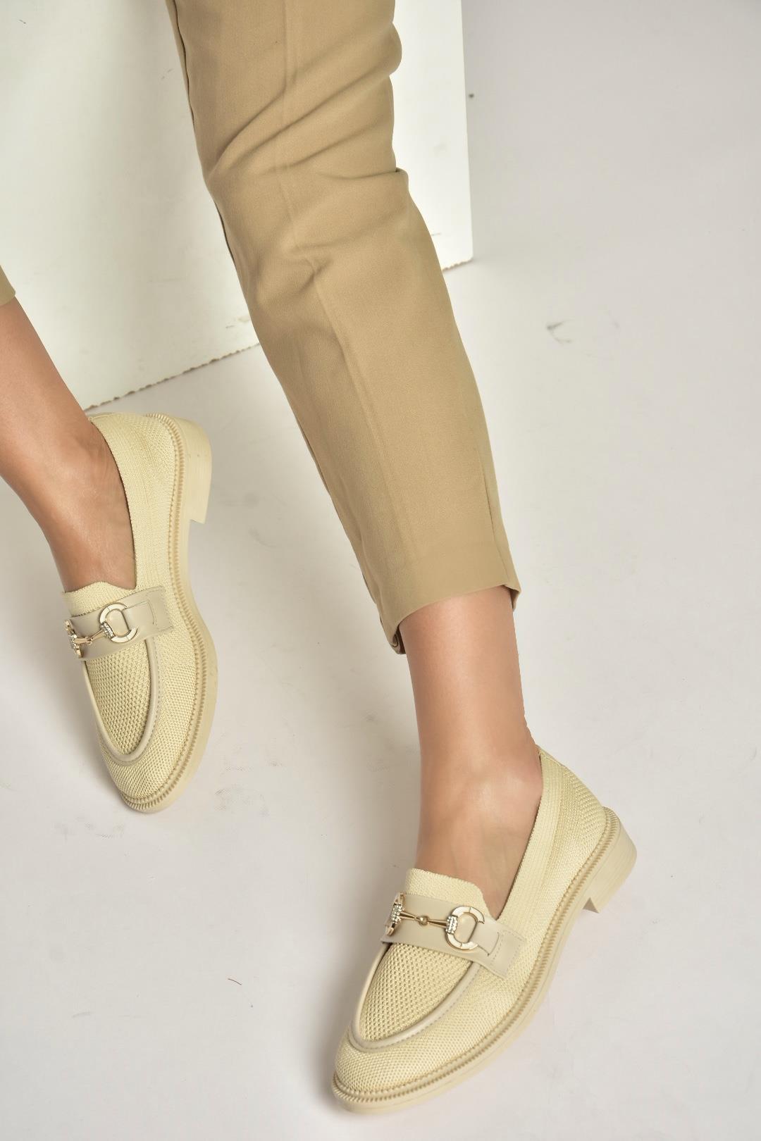 Y330722104 Bej Triko Kumaş Toka Detaylı Günlük Kadın Ayakkabı