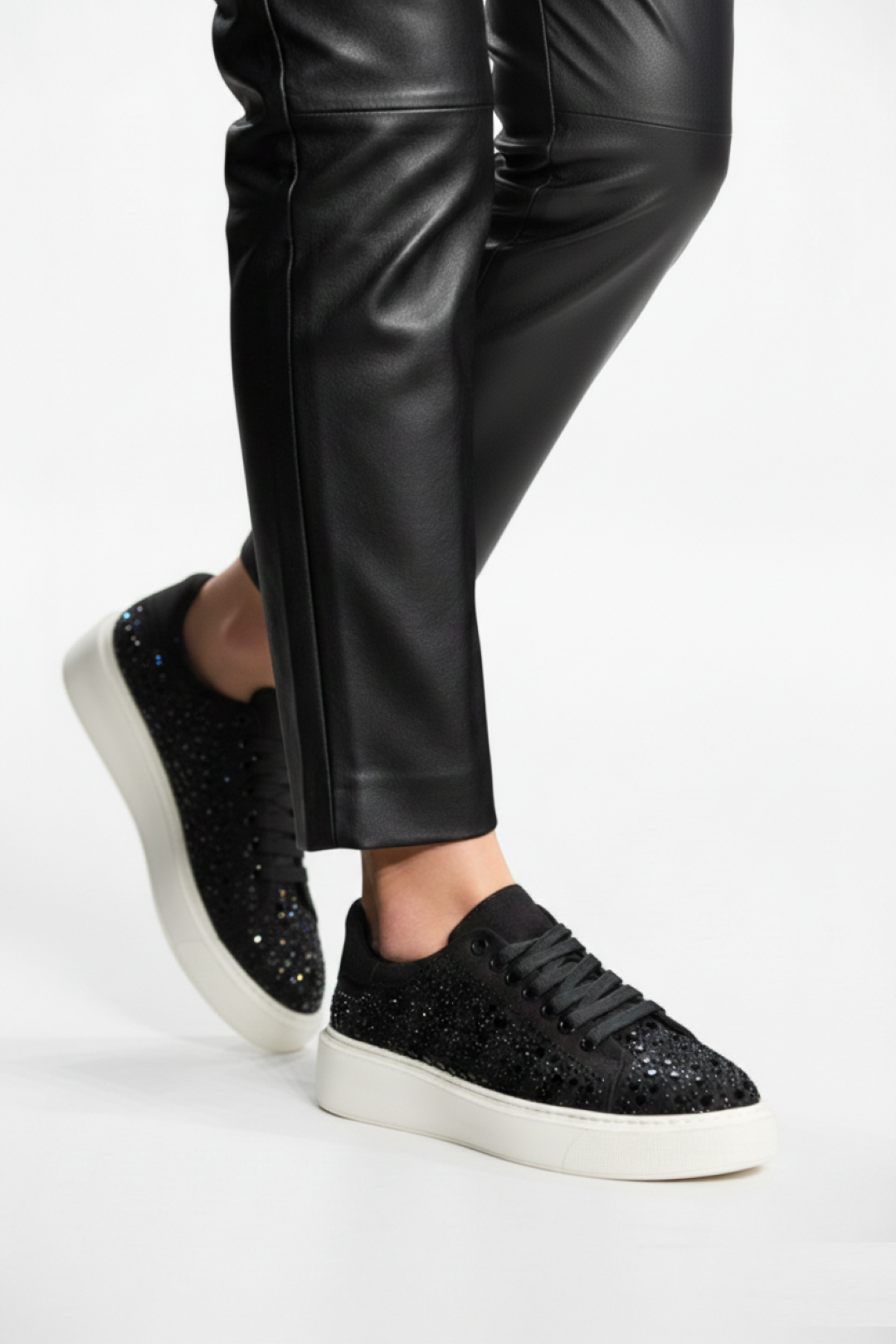 Y444708402 Siyah Süet Taş Detaylı Kadın Spor Ayakkabı Sneakers