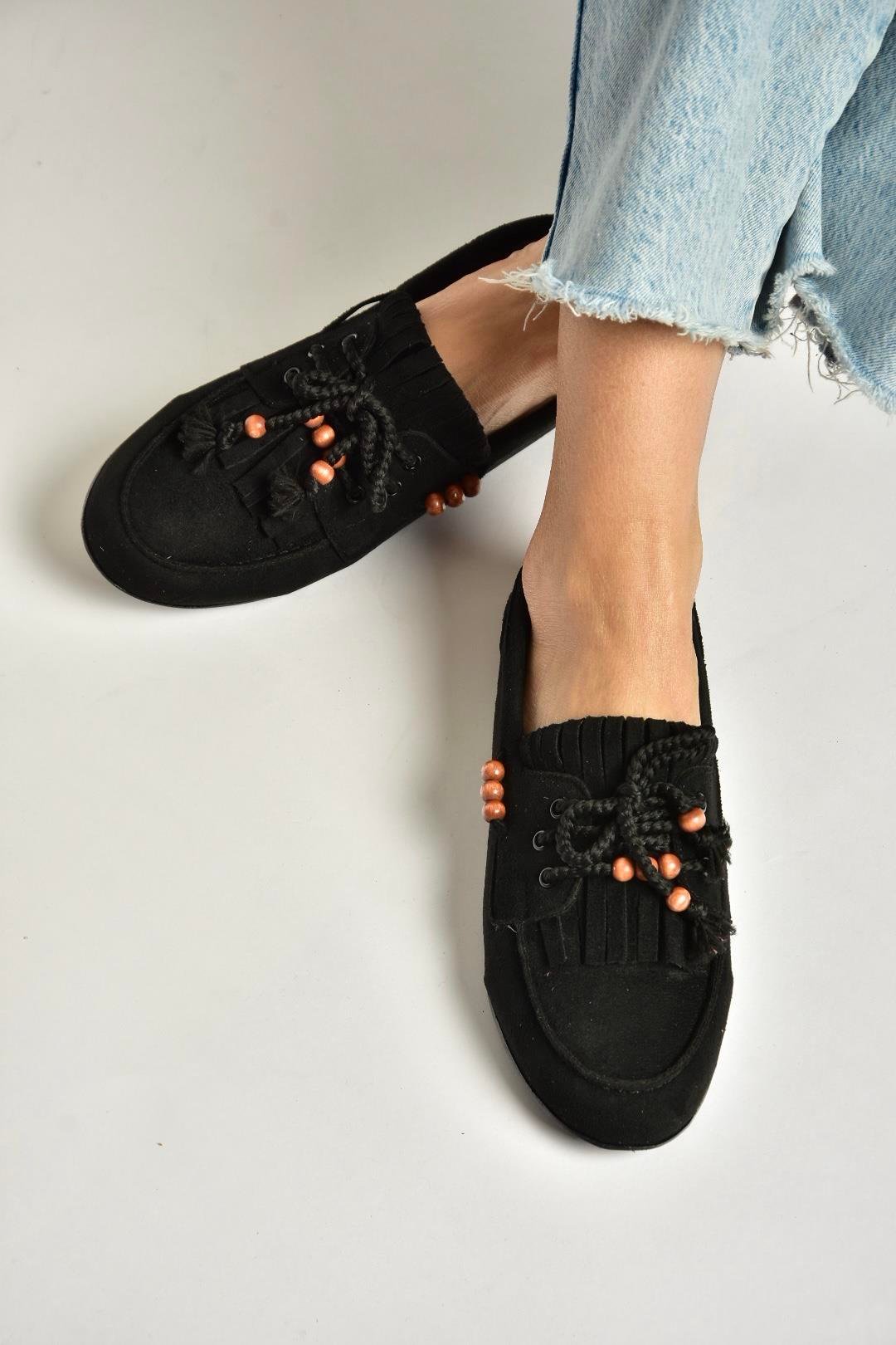 Y602426202 Siyah Süet Boncuk Detaylı Günlük Kadın Ayakkabı