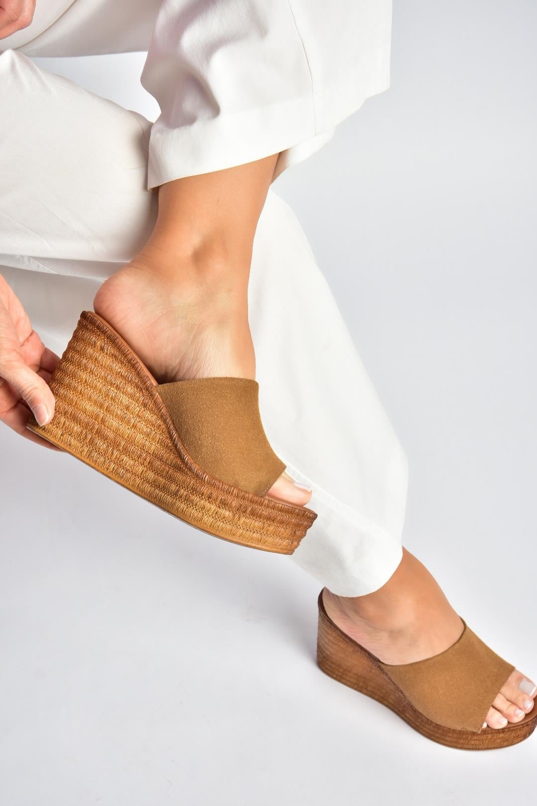 Y996559902 Taba Süet Dolgu Tabanlı Kadın Terlik