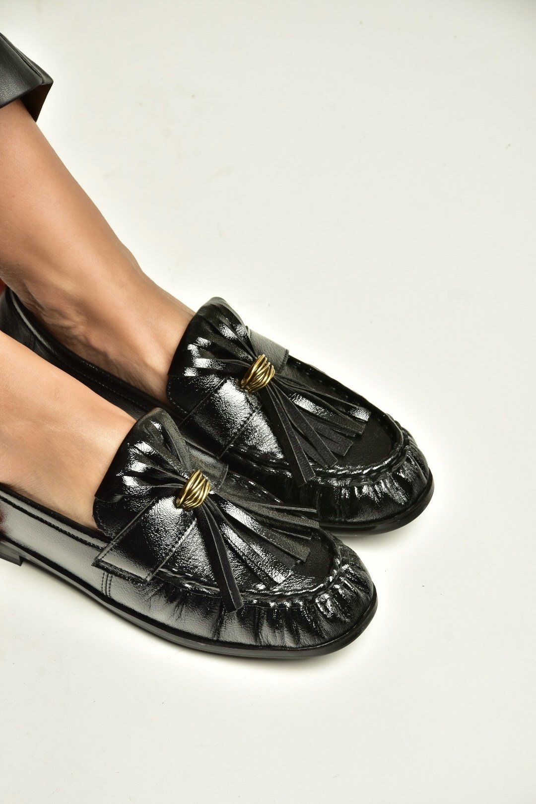 Z820617208 Siyah Püskül Detaylı Rugan Loafer Ayakkabı