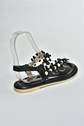 Siyah Çiçek Aplikeli Parmak Arası Kadın Sandalet M425375209
