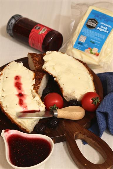 Spreadable Cow Cheese