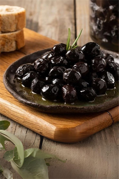 Luxury Oiled Saddle Large Black Olive