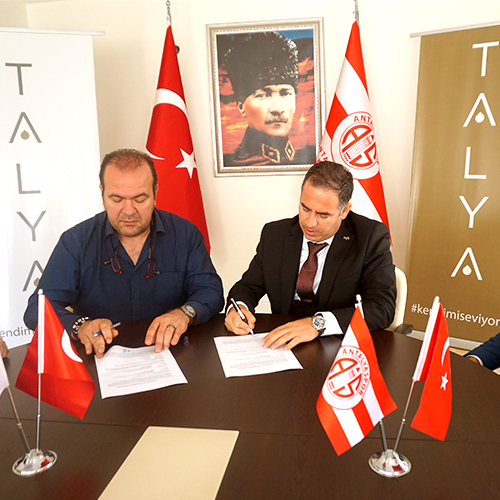 Antalyaspor-Triatlon  sponsorluk anlaşması imzalandı.