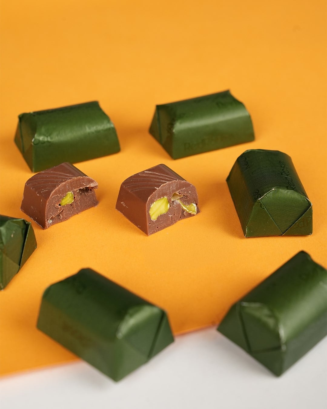 Antep Fıstıklı Baton Çikolata