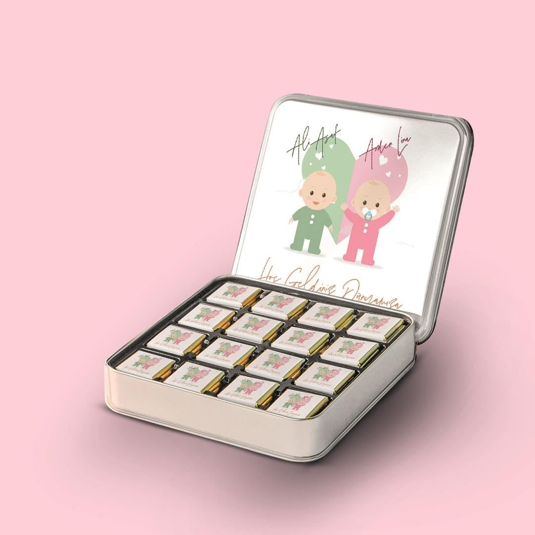 32 Adetli Kalp Desenli İkiz Erkek Kız Bebek Metal Kutu Madlen Çikolata