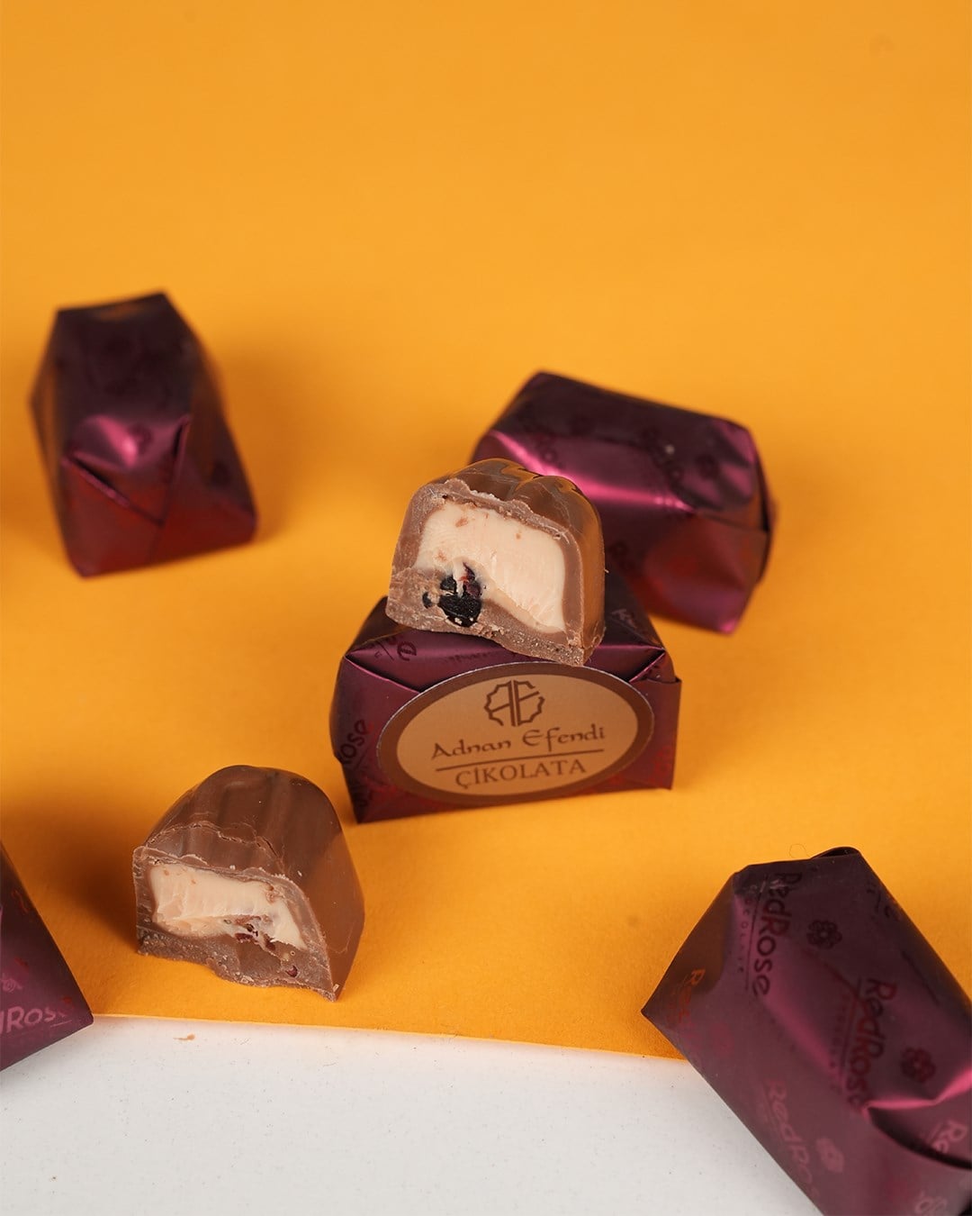 Vişneli Antep Fıstıklı Çikolata