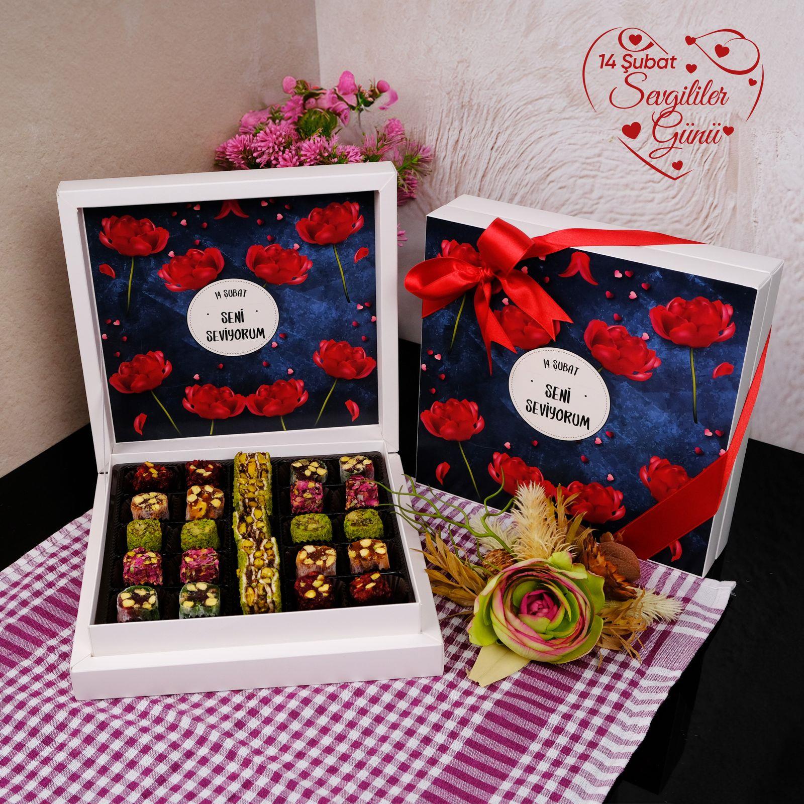 Sevgililer Günü Hediyesi Lacivert Desenli Karışık Special Lokum
