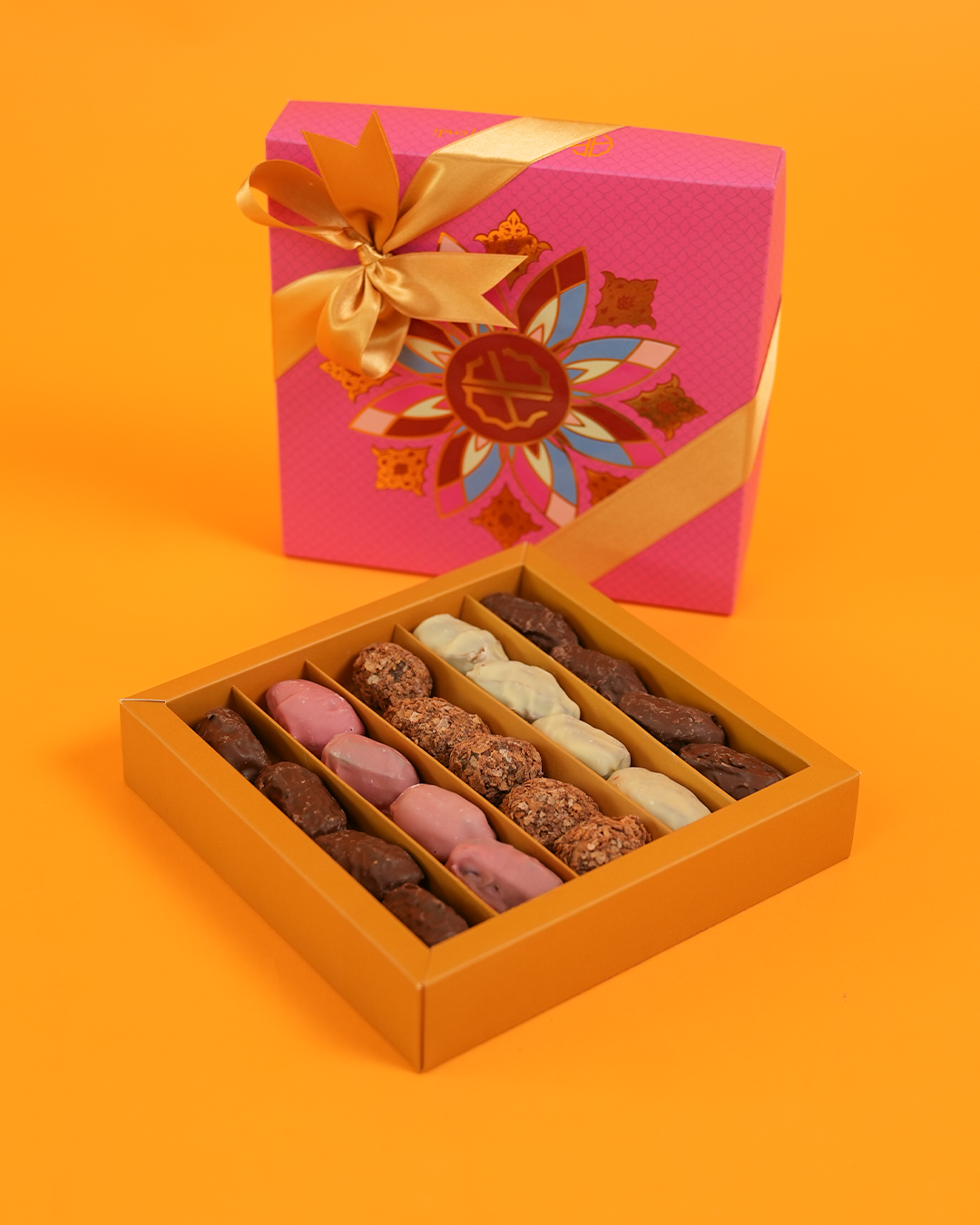 Hediyelik Karışık Çikolatalı Hurma Kutusu