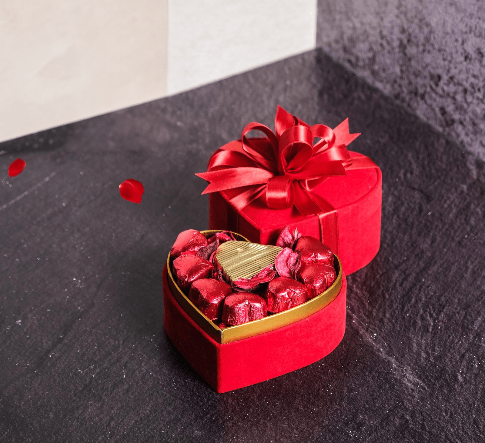 Tek Taşlı Anneler Günü Sürprizi