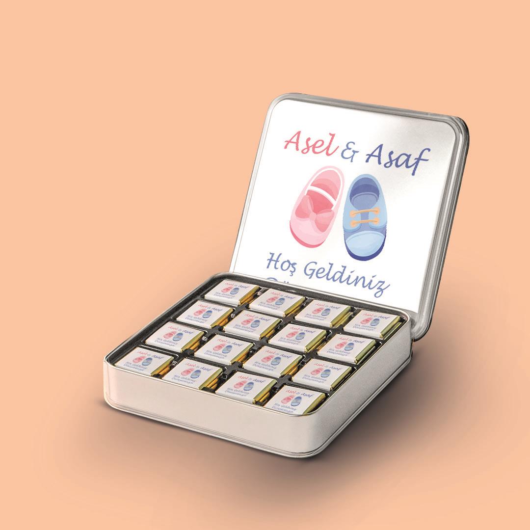 32 Adetli Ayakkabı Desenli İkiz Erkek Kız Bebek Metal Kutu Madlen Çikolata