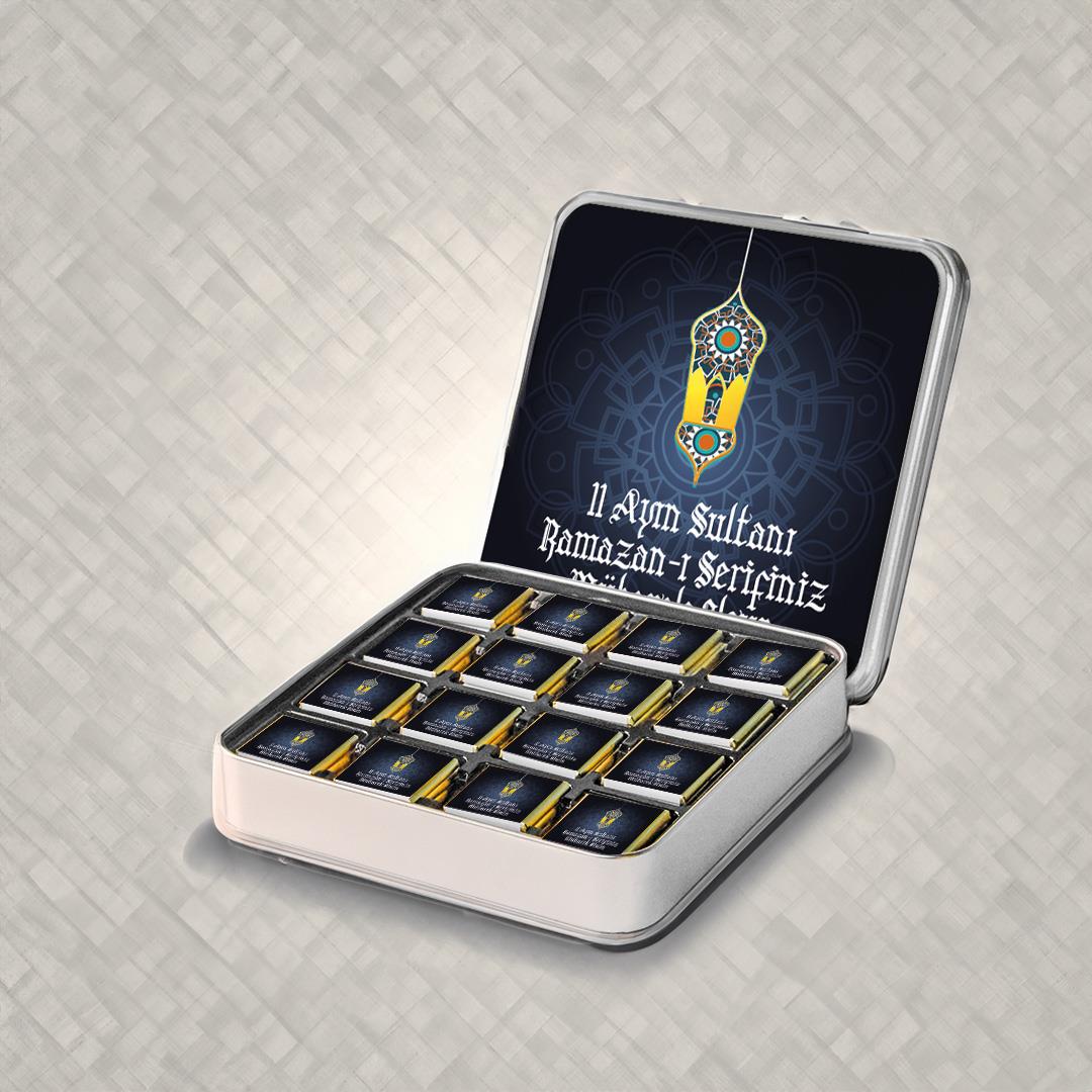32 Adetli Lacivert Desenli Ramazan Çikolatası Metal Kutu Madlen Çikolata