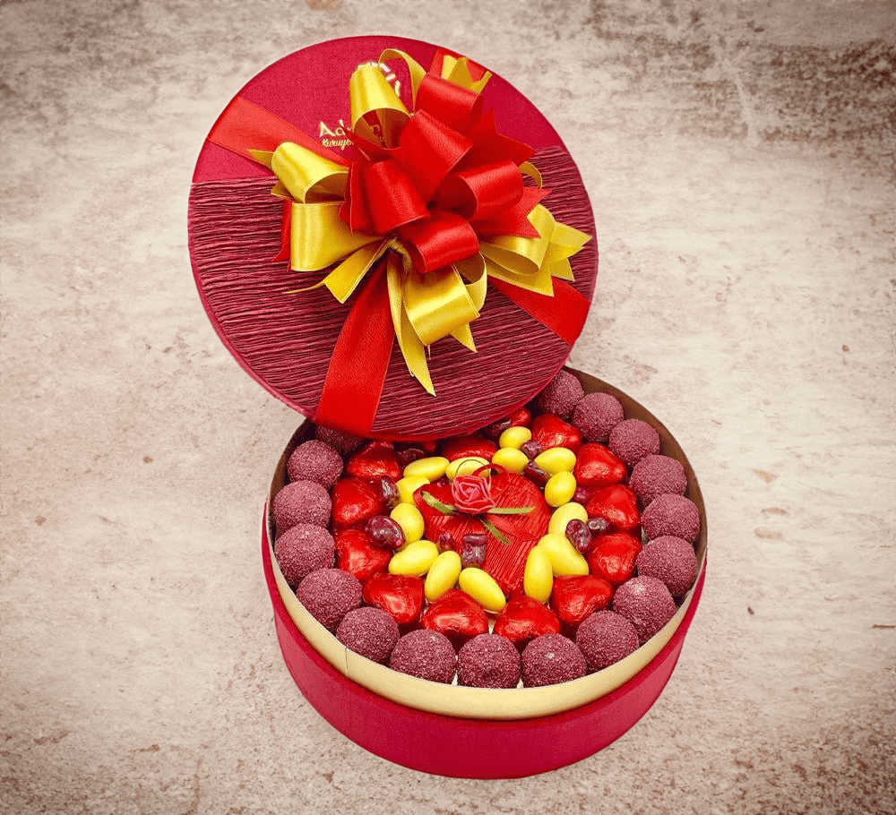 Anneler Günü Çikolatası Yuvarlak Kırmızı Pileli Kutu