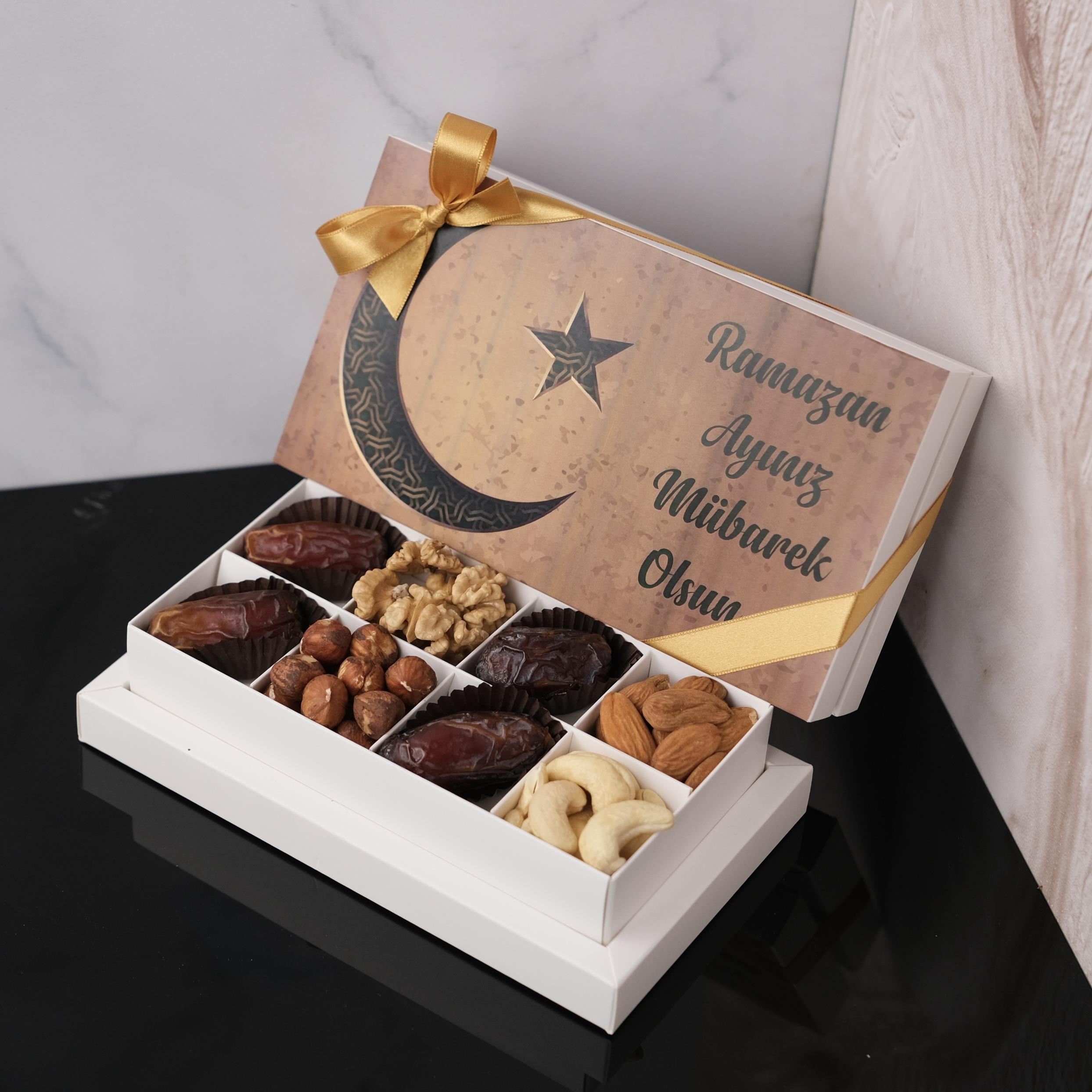 Hediyelik Hurma ve Kuruyemişli Sekiz Bölmeli Kutu