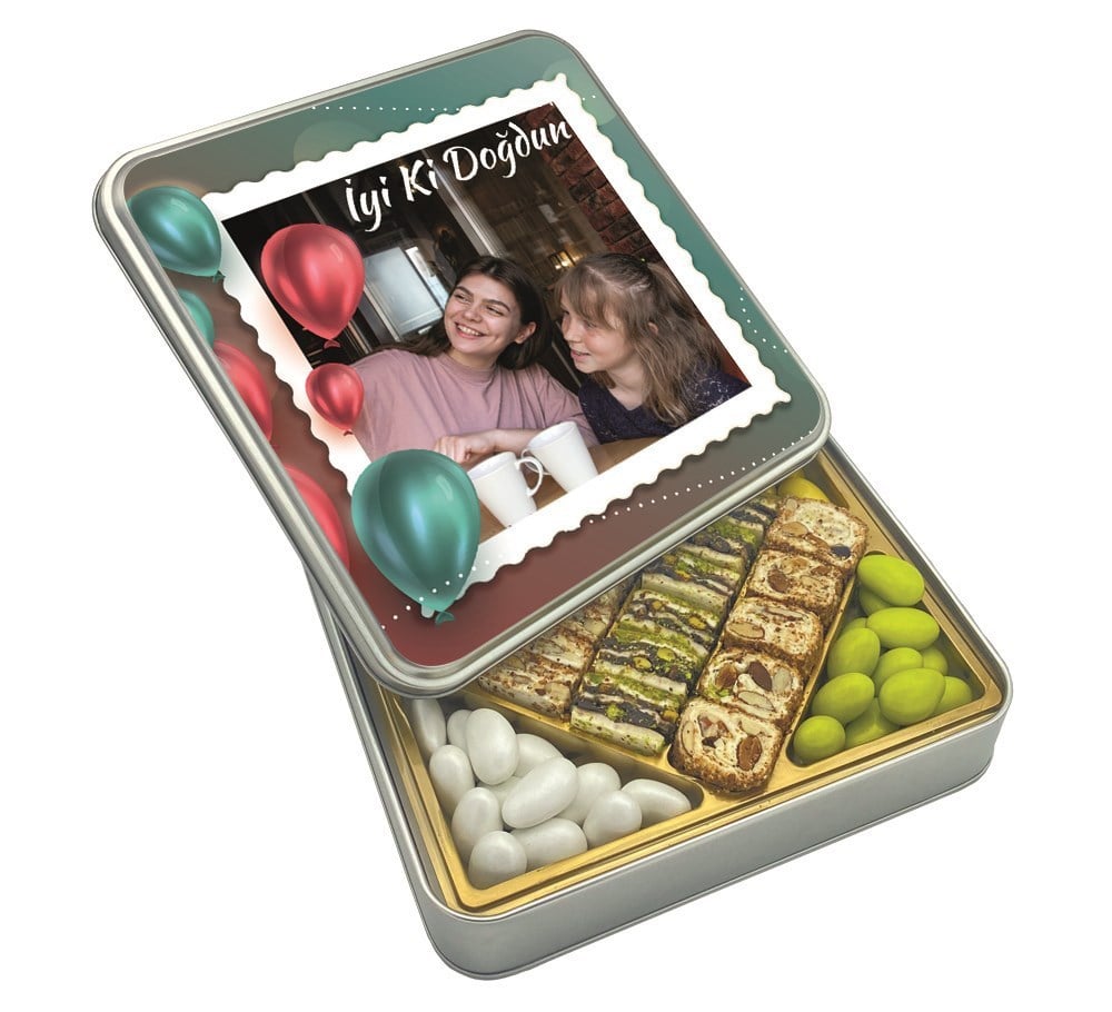 Kişiye Özel Fotoğraflı Doğum Günü Special Baklava Lokum & Draje Metal Kutulu